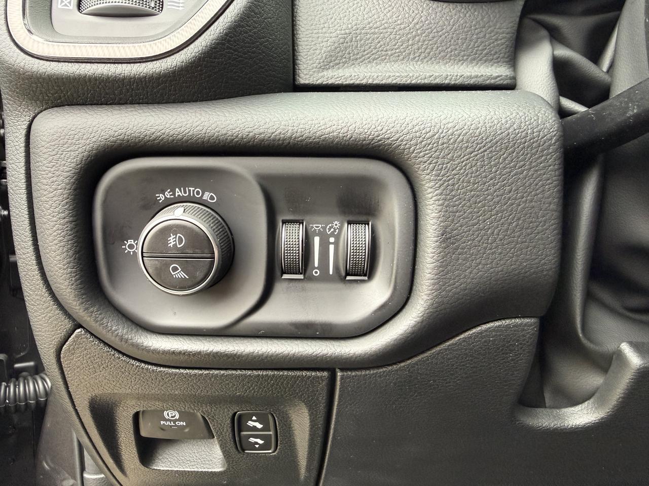 2027 Ram 1500 Sport Crew Cab 4x4 | 3L Hurricane | 12IN Touchscreen | NAV | Heated Front Seats | Remote Start Redwater AB