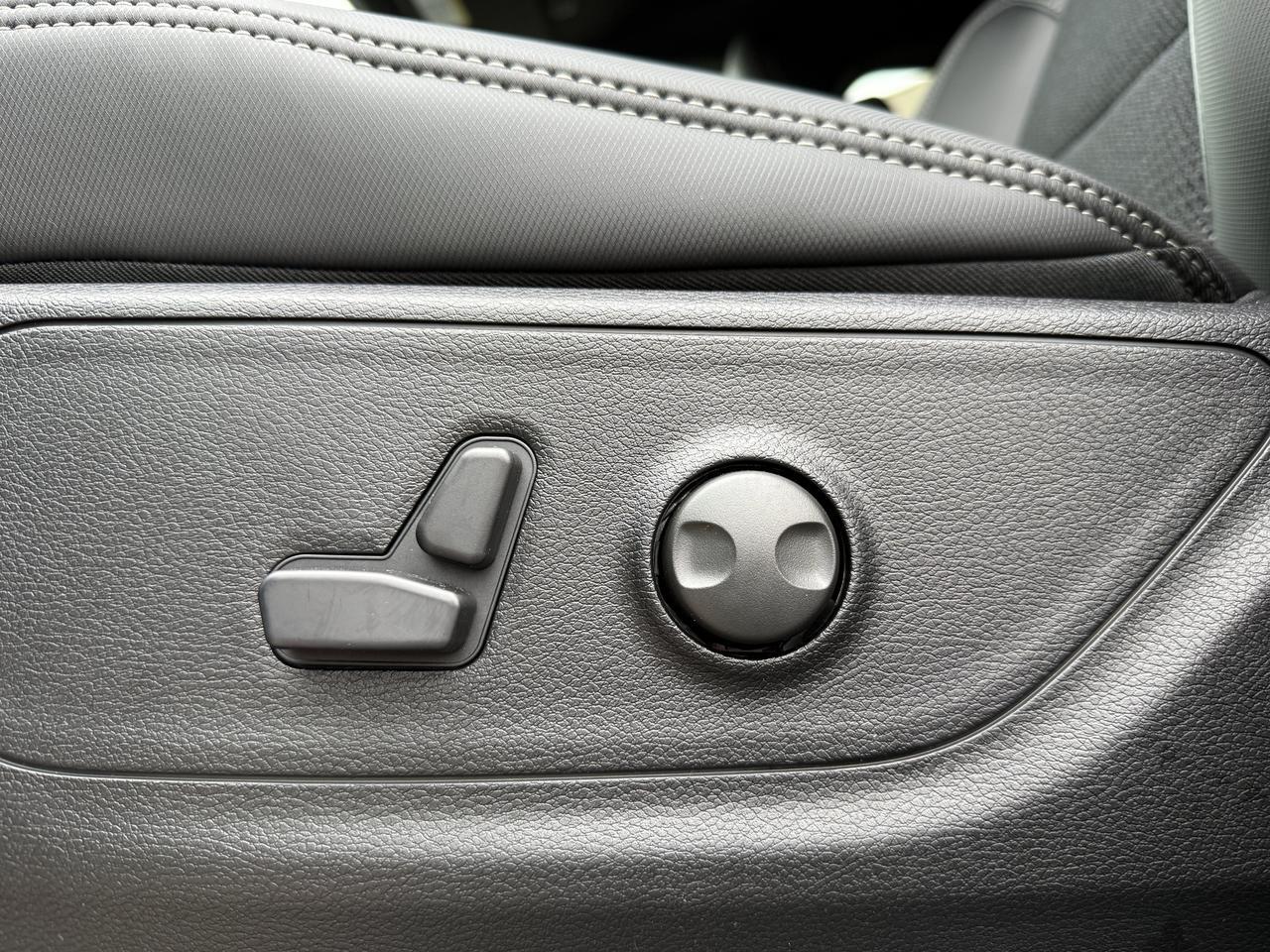 2027 Ram 1500 Sport Crew Cab 4x4 | 3L Hurricane | 12IN Touchscreen | NAV | Heated Front Seats | Remote Start Redwater AB