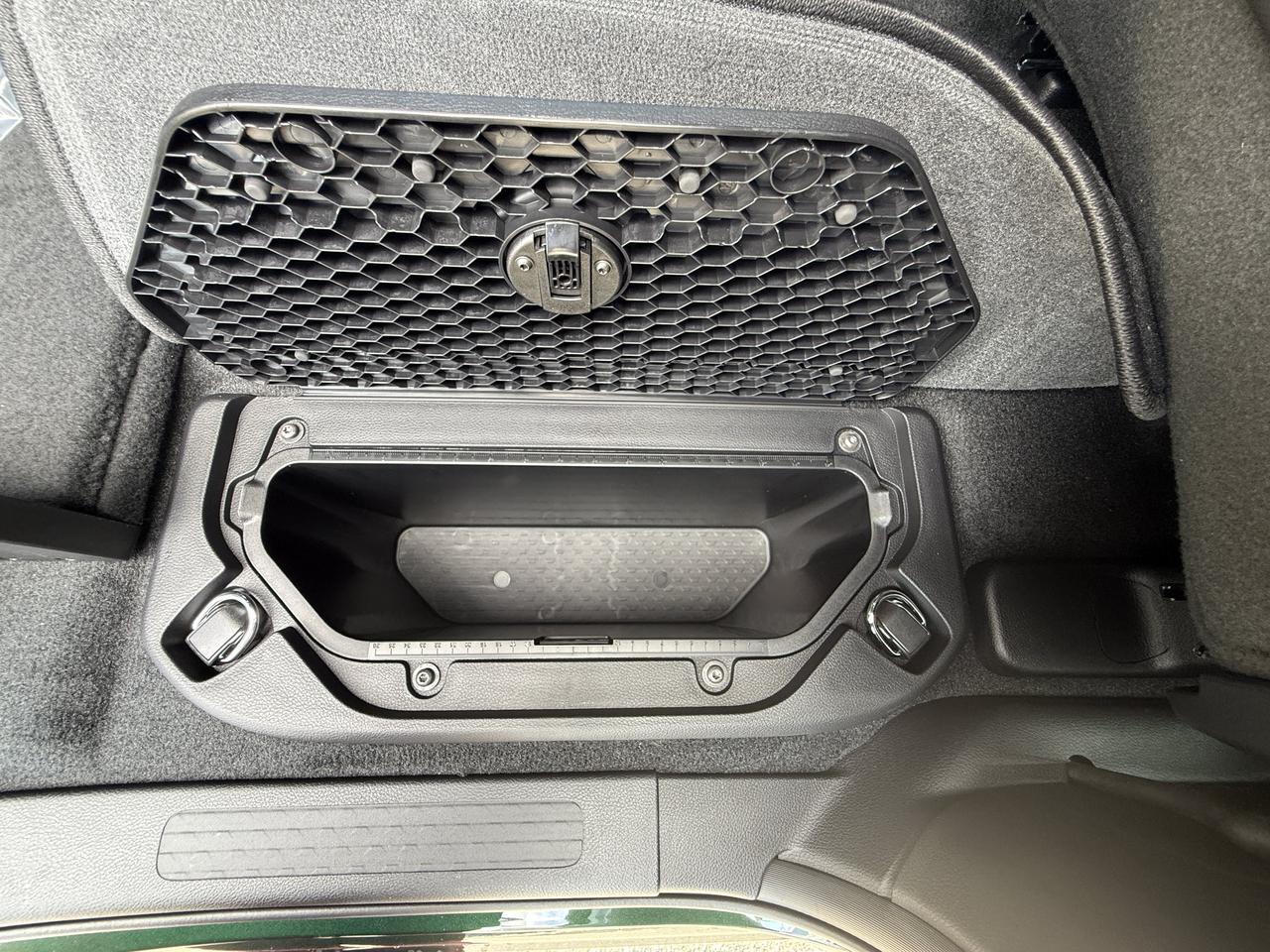 2027 Ram 1500 Sport Crew Cab 4x4 | 3L Hurricane | NAV | 12IN Touchscreen Display | Heated Front Seats Redwater AB