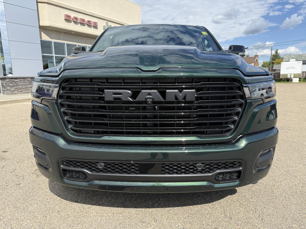 2027 Ram 1500 Sport Crew Cab 4x4 | 3L Hurricane | NAV | 12IN Touchscreen Display | Heated Front Seats Redwater AB