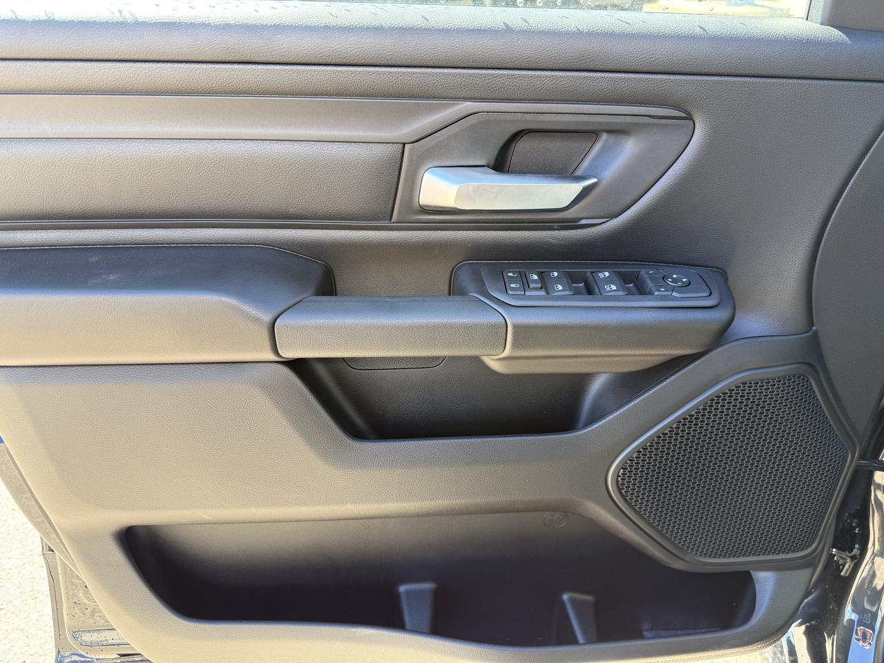 2027 Ram 1500 Warlock Crew Cab 4x4 | 3L Hurricane | Black Accents | Touchscreen | Tow Hooks | Apple Carplay Redwater AB