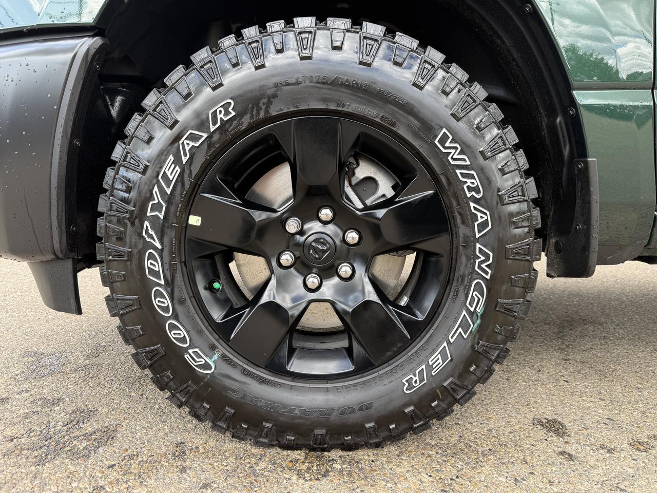 2027 Ram 1500 Warlock Crew Cab 4x4 | V6 | Serrano Green | Black Cloth Bench Seat | Trailer Brake Control Redwater AB