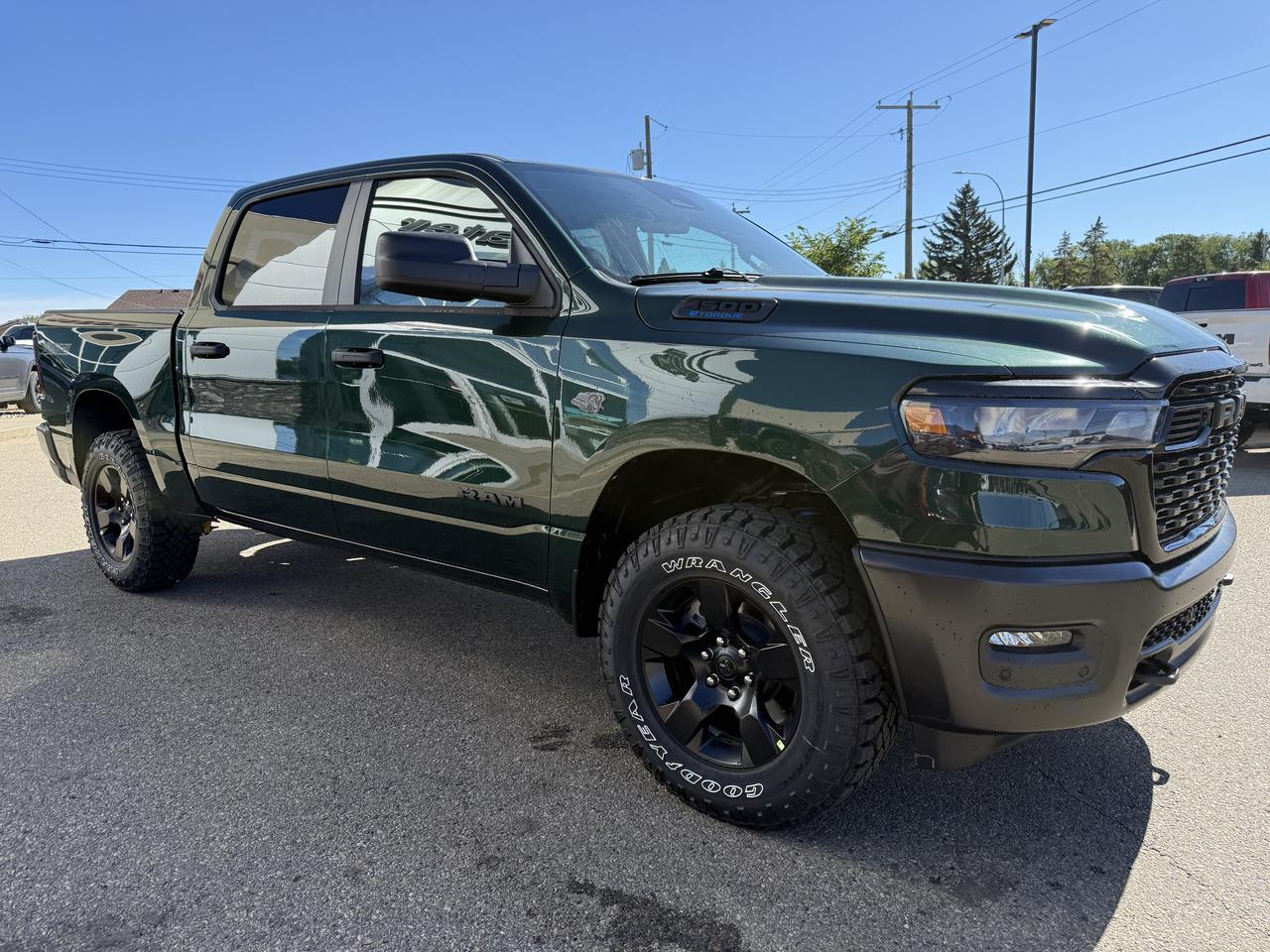 2027 Ram 1500 Warlock Crew Cab 4x4 | V8 HEMI | Serrano Green | Black Cloth | Touchscreen | Backup Camera | Towing Redwater AB