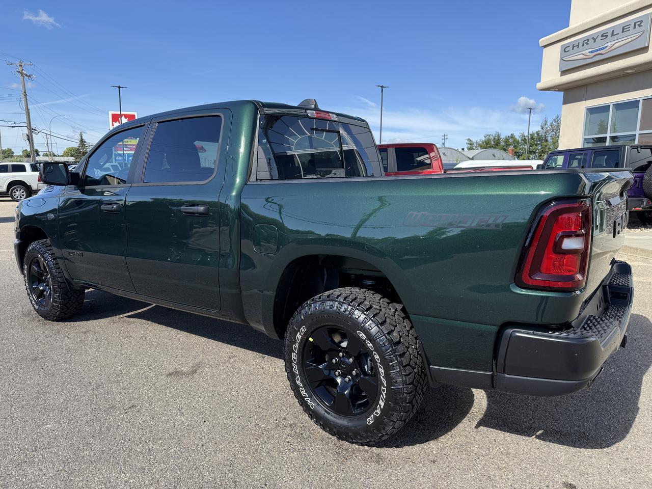 2027 Ram 1500 Warlock Crew Cab 4x4 | V8 HEMI | Serrano Green | Black Cloth | Touchscreen | Backup Camera | Towing Redwater AB