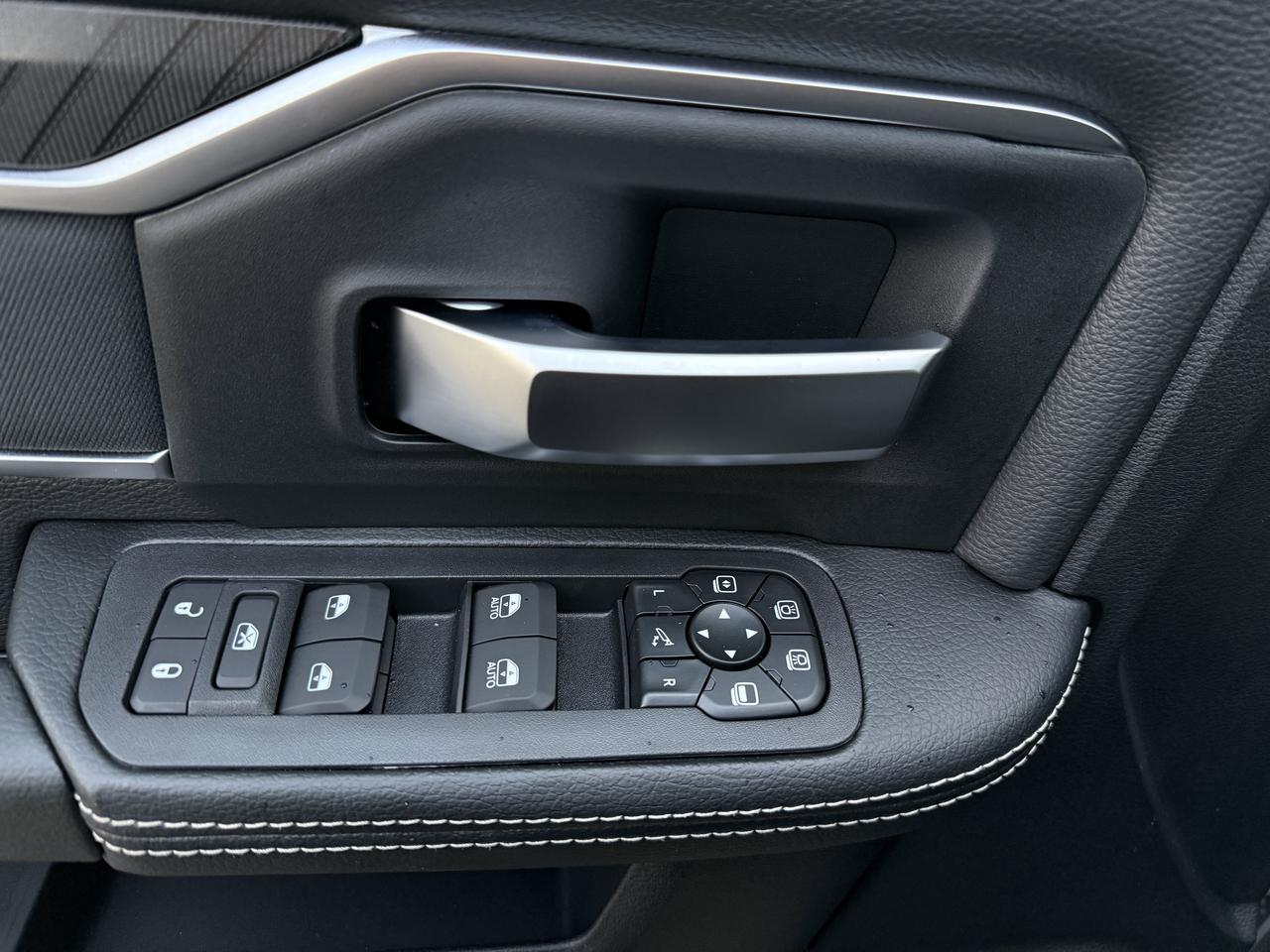 2027 Ram 2500 Big Horn Crew Cab 4x4 | Cummins Diesel | Black Interior | Ceramic Grey Redwater AB