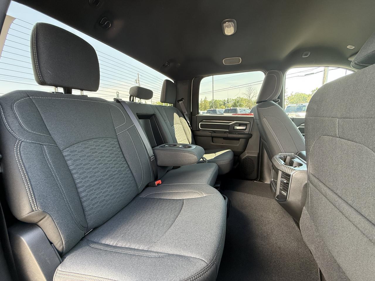 2027 Ram 2500 Big Horn Crew Cab 4x4 | Cummins Diesel | Bright White | Premium Cloth | NAV | 12IN Display | Towing Redwater AB