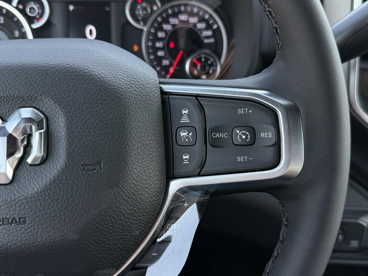 2027 Ram 2500 Big Horn Crew Cab 4x4 | Cummins Diesel | Bright White | Premium Cloth | NAV | 12IN Display | Towing Redwater AB