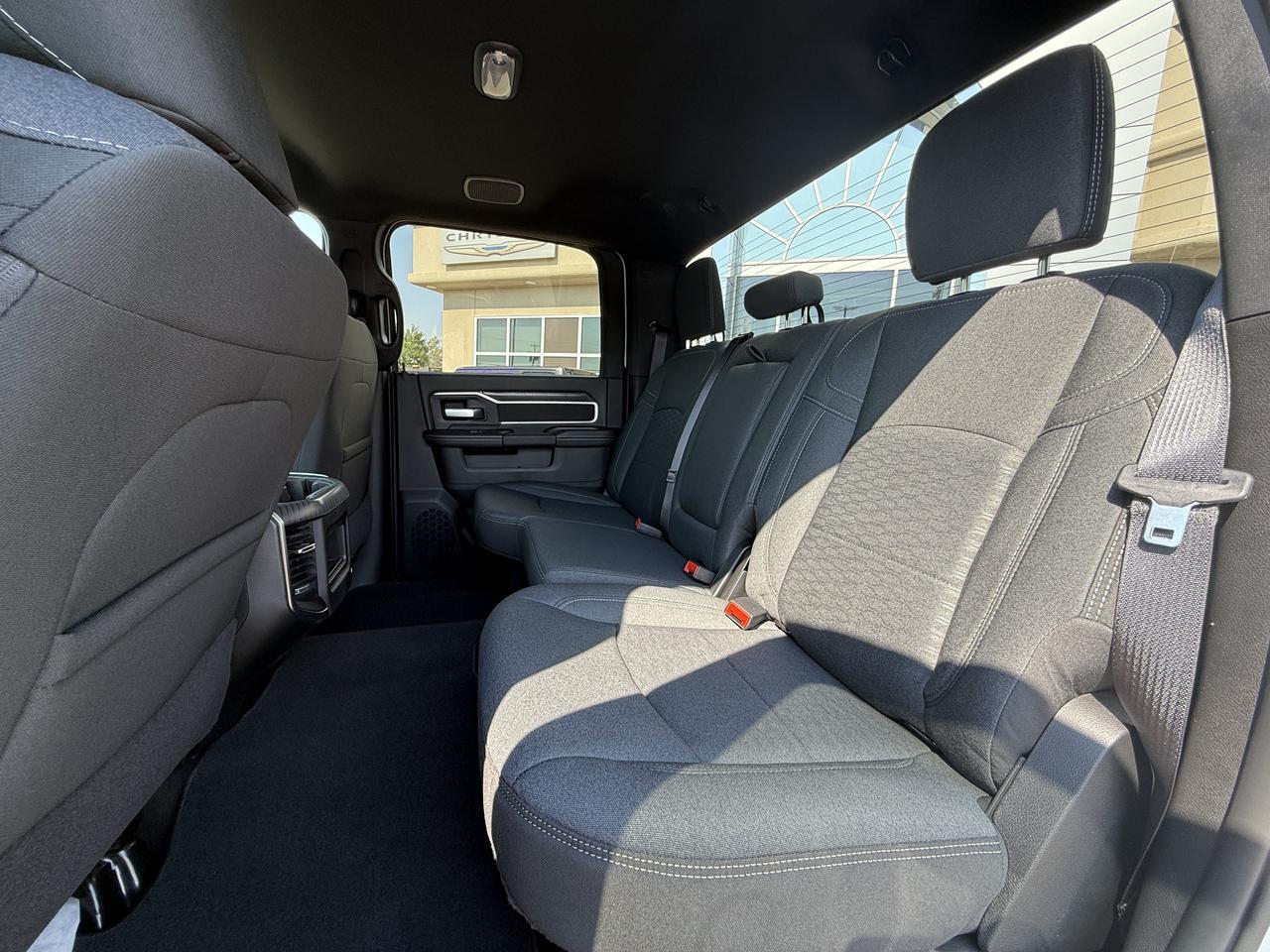2027 Ram 2500 Big Horn Crew Cab 4x4 | Cummins Diesel | Bright White | Premium Cloth | NAV | 12IN Display | Towing Redwater AB