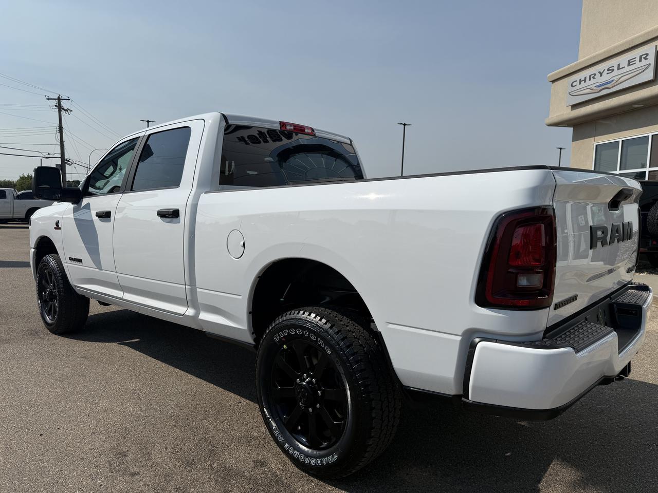 2027 Ram 2500 Big Horn Crew Cab 4x4 | Cummins Diesel | Bright White | Premium Cloth | NAV | 12IN Display | Towing Redwater AB