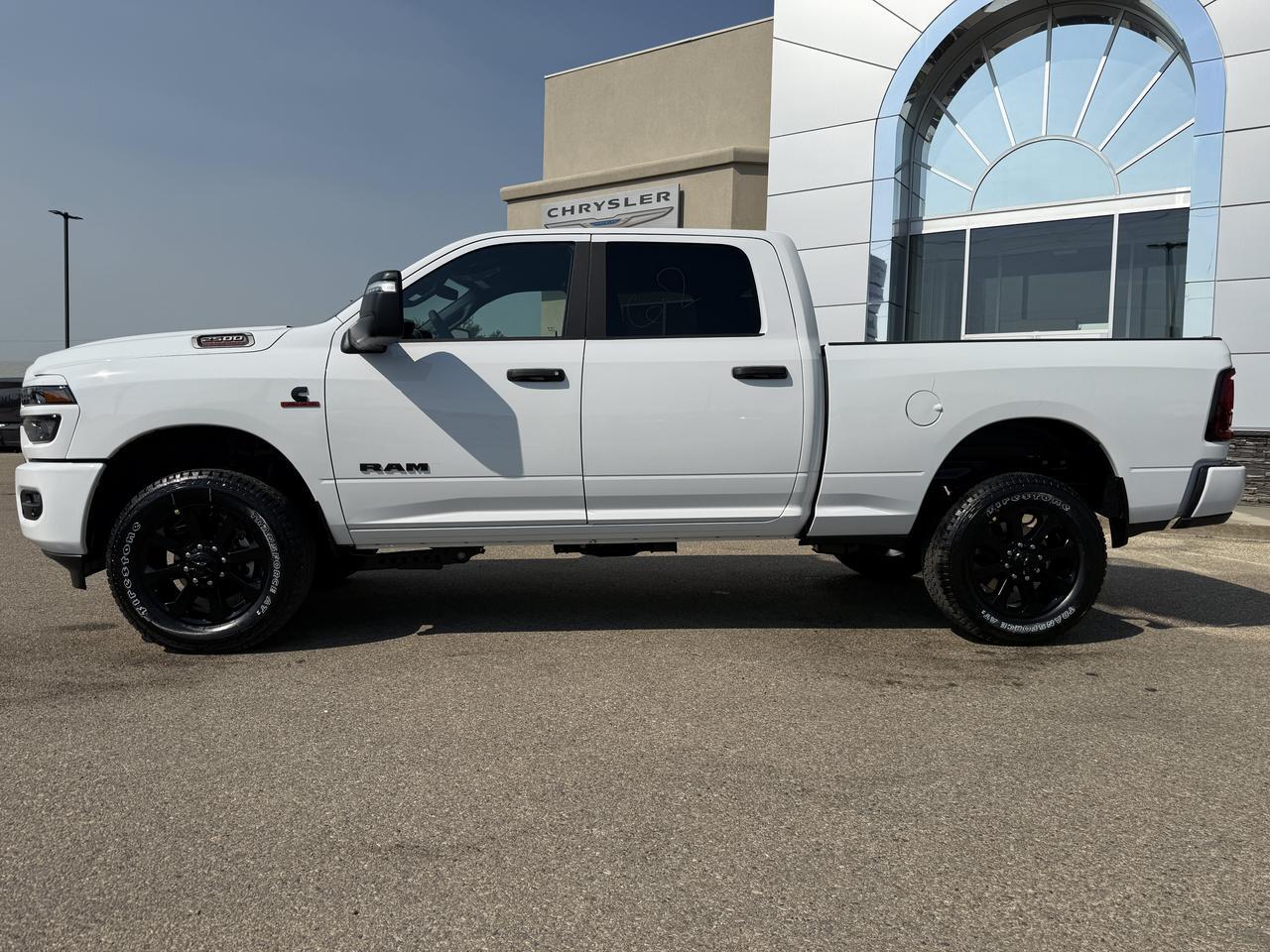 2027 Ram 2500 Big Horn Crew Cab 4x4 | Cummins Diesel | Bright White | Premium Cloth | NAV | 12IN Display | Towing Redwater AB