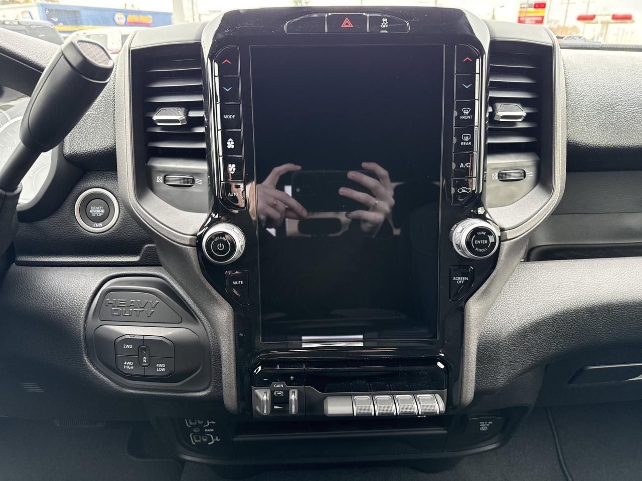 2027 Ram 2500 Black Express Crew Cab 4x4 | Cummins Diesel | Premium Cloth | 12IN Display | ParkView Cam Redwater AB