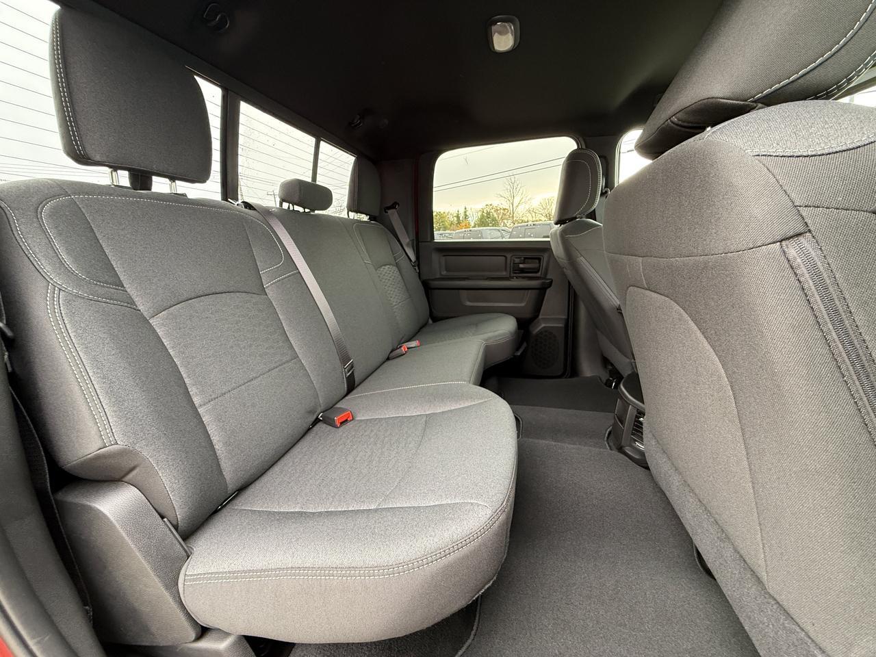 2027 Ram 2500 Black Express Crew Cab 4x4 | Cummins Diesel | Premium Cloth | 12IN Display | ParkView Cam Redwater AB