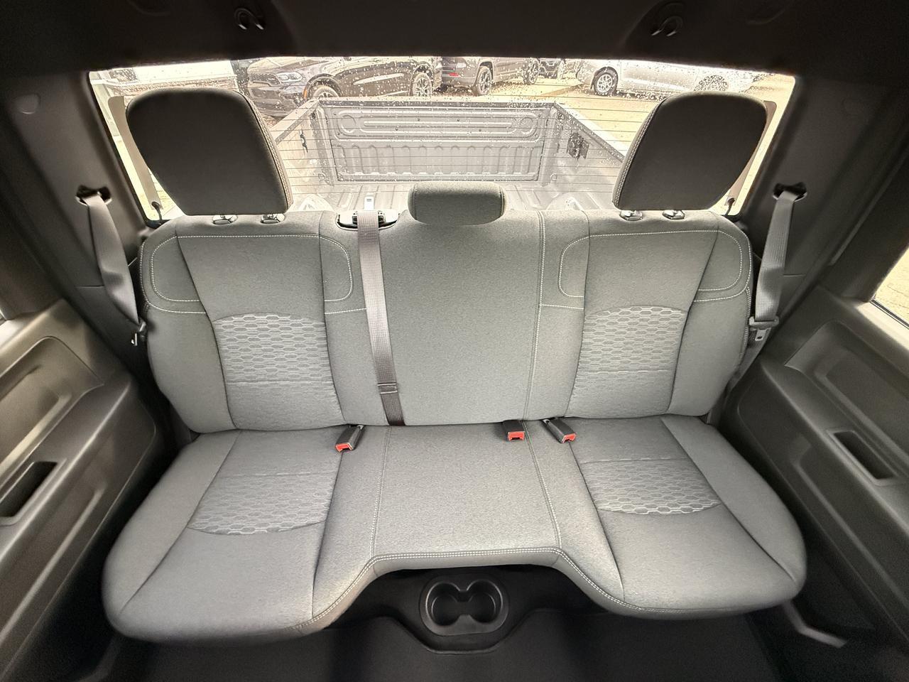 2027 Ram 2500 Express Crew Cab 4x4 | Cummins Diesel | HD Towing | Touchscreen | NAV | Backup Camera Redwater AB