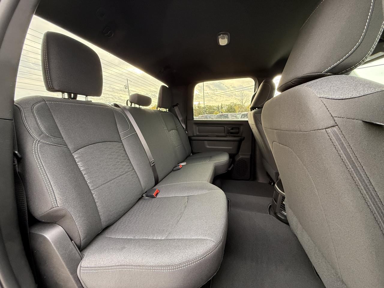 2027 Ram 2500 Express Crew Cab 4x4 | Cummins Diesel | HD Towing | Touchscreen | NAV | Backup Camera Redwater AB