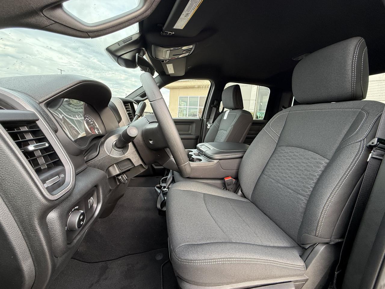 2027 Ram 2500 Express Crew Cab 4x4 | Cummins Diesel | HD Towing | Touchscreen | NAV | Backup Camera Redwater AB