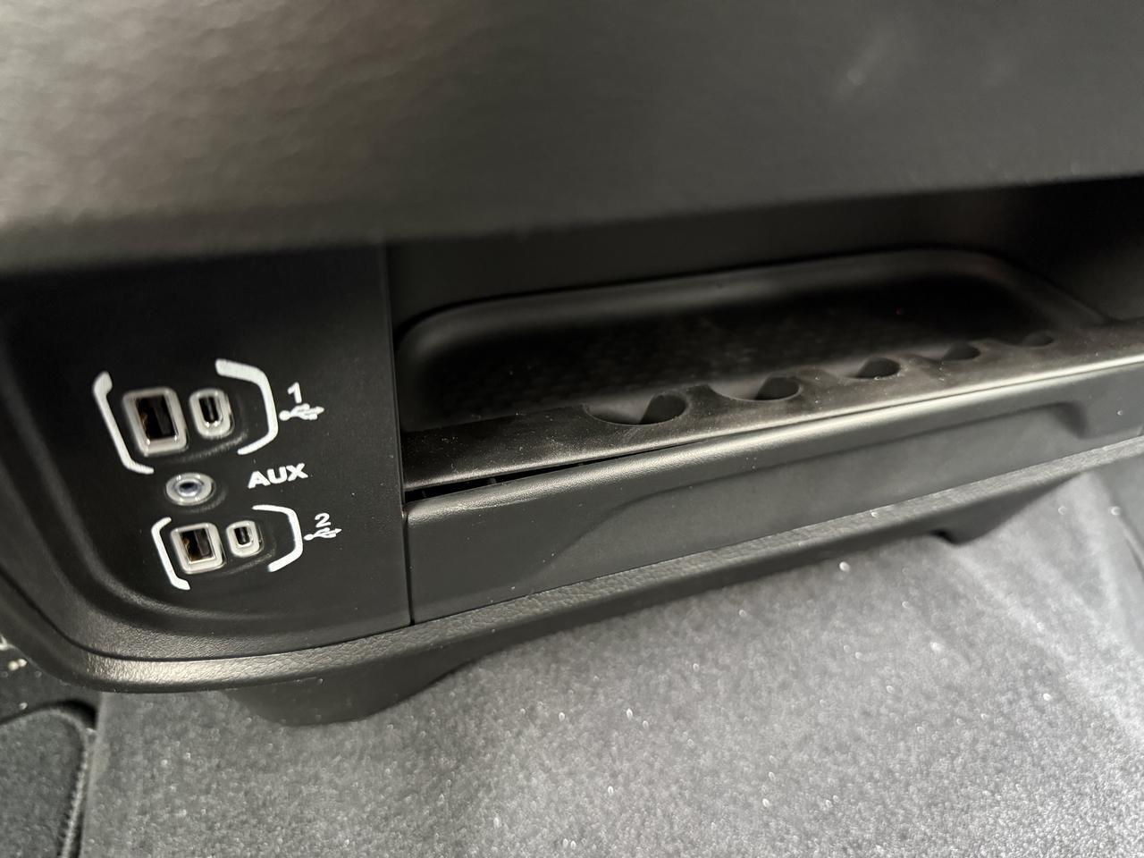 2027 Ram 2500 Express Crew Cab 4x4 | Cummins Diesel | HD Towing | Touchscreen | NAV | Backup Camera Redwater AB