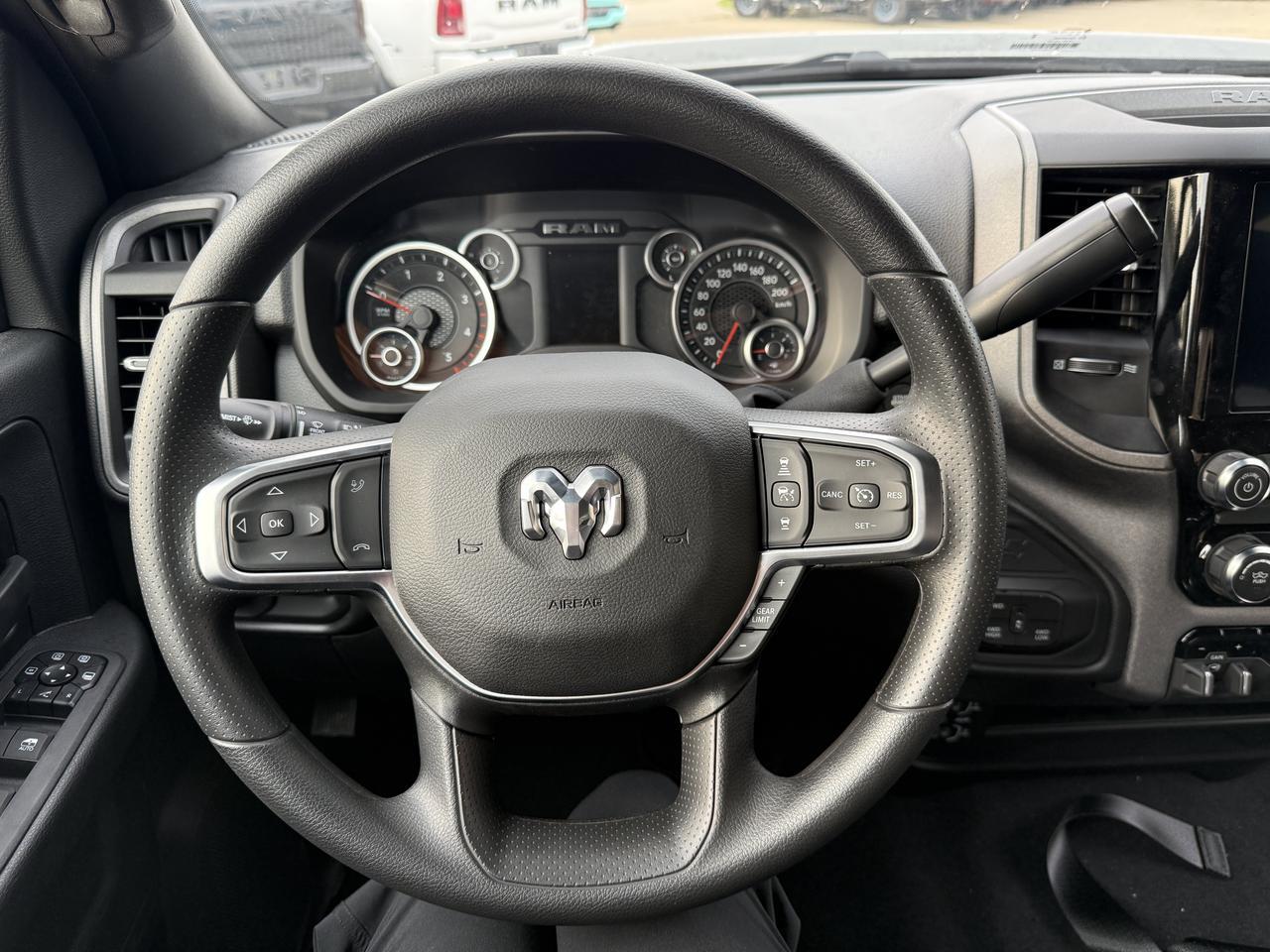 2027 Ram 2500 Express Crew Cab 4x4 | Cummins Diesel | HD Towing | Touchscreen | NAV | Backup Camera Redwater AB