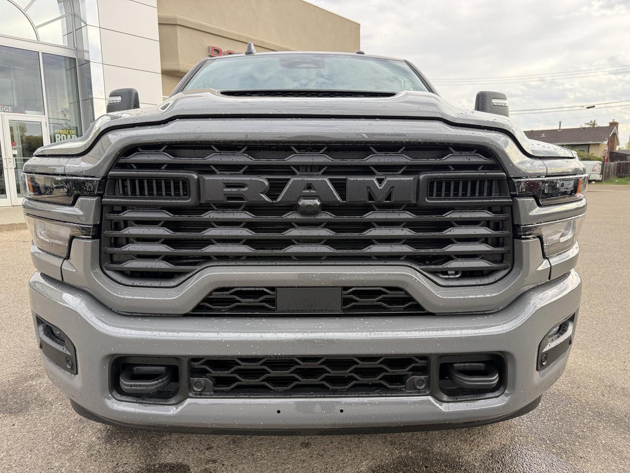 2027 Ram 2500 Express Crew Cab 4x4 | Cummins Diesel | HD Towing | Touchscreen | NAV | Backup Camera Redwater AB