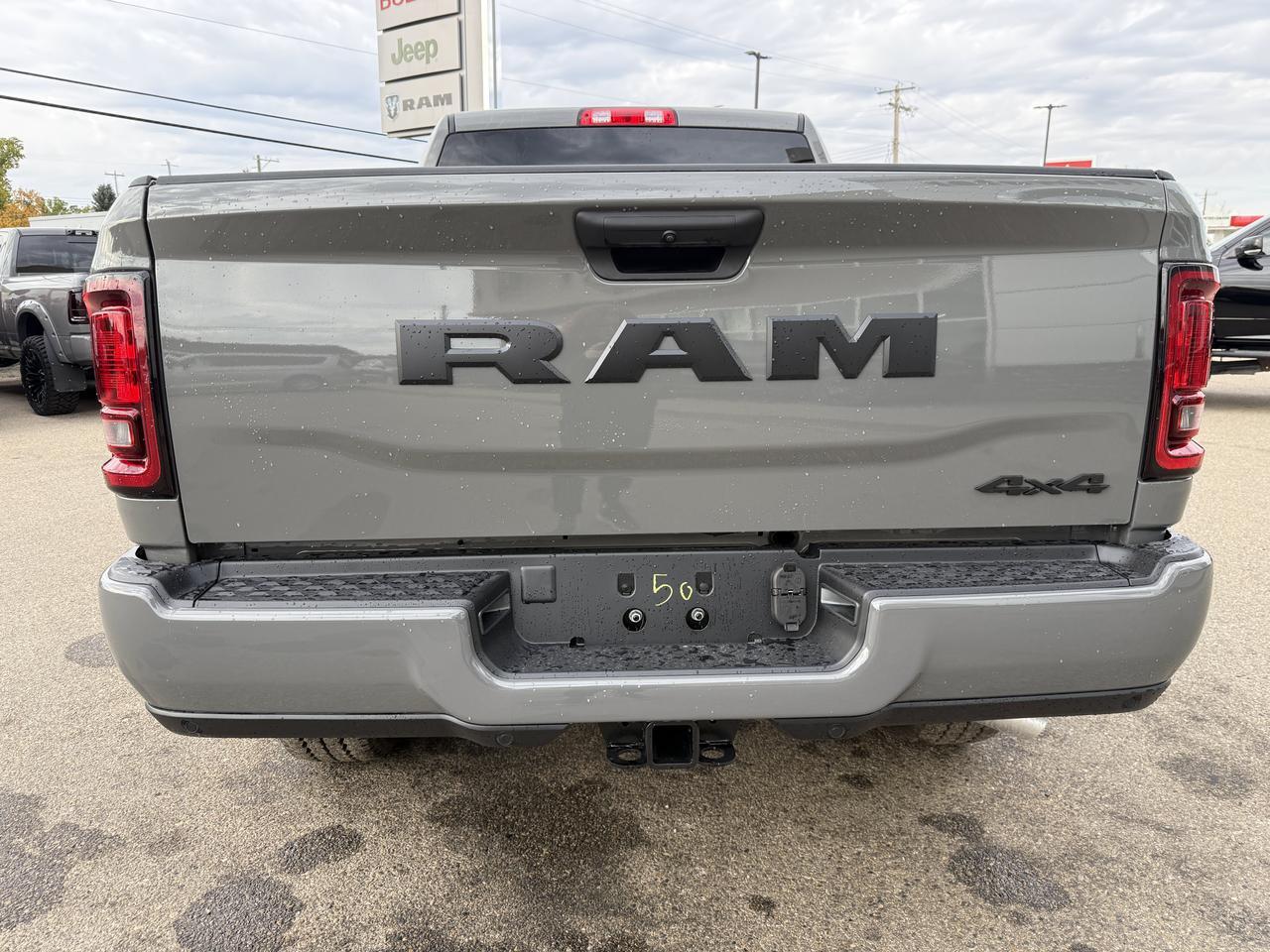 2027 Ram 2500 Express Crew Cab 4x4 | Cummins Diesel | HD Towing | Touchscreen | NAV | Backup Camera Redwater AB