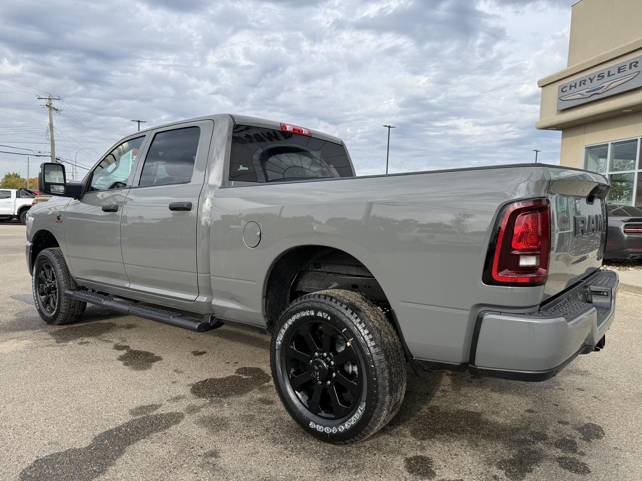 2027 Ram 2500 Express Crew Cab 4x4 | Cummins Diesel | HD Towing | Touchscreen | NAV | Backup Camera Redwater AB