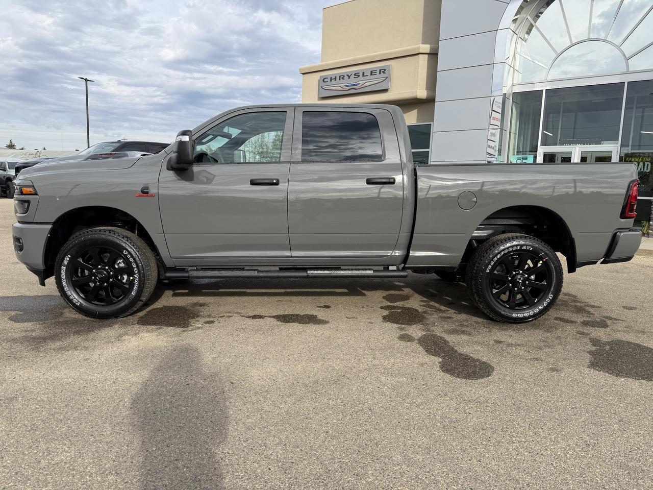 2027 Ram 2500 Express Crew Cab 4x4 | Cummins Diesel | HD Towing | Touchscreen | NAV | Backup Camera Redwater AB
