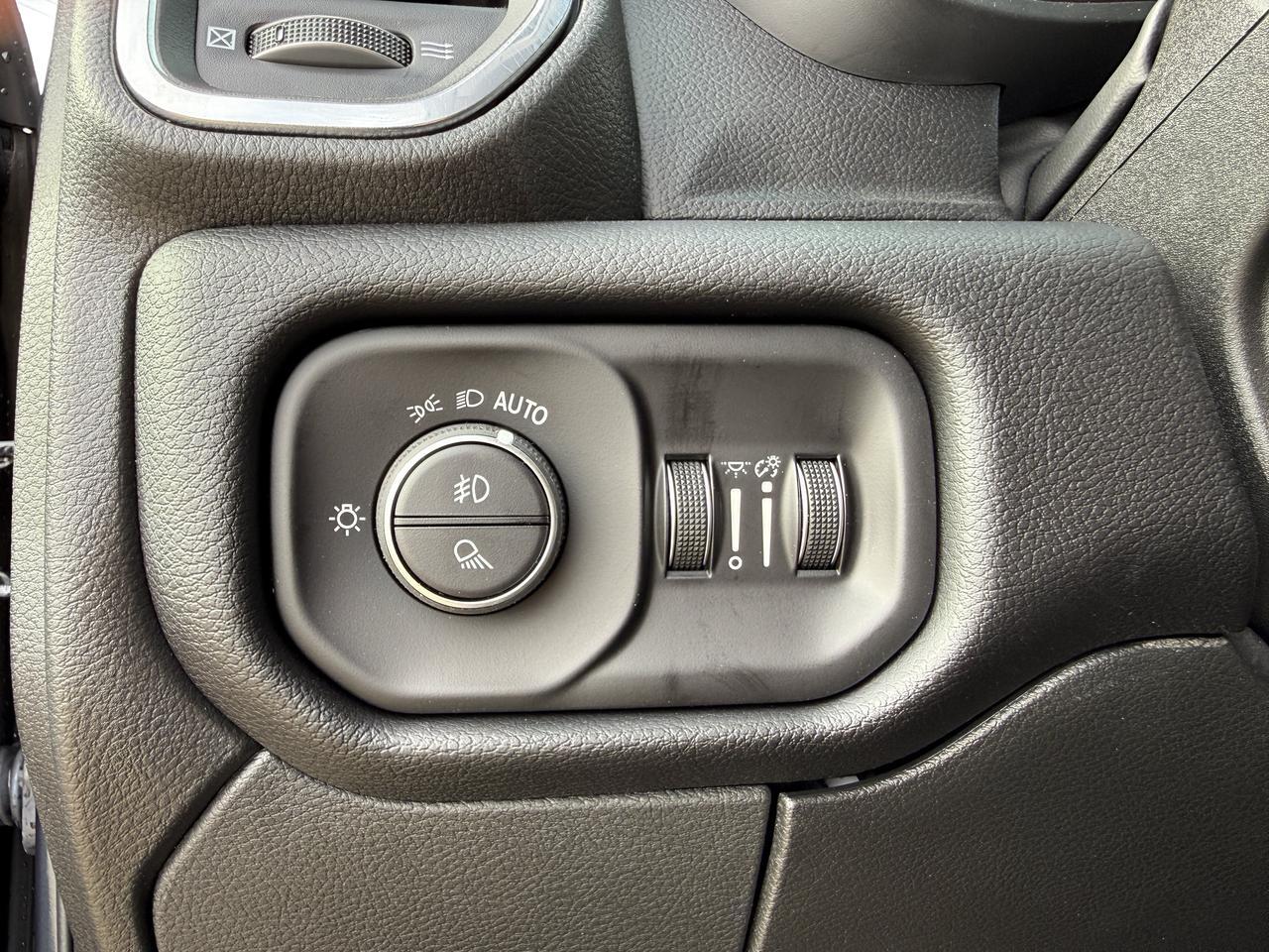 2027 Ram 2500 Laramie Crew Cab 4x4 | Cummins Diesel | Forged Blue | Black Leather Seats | Power Sunroof Redwater AB