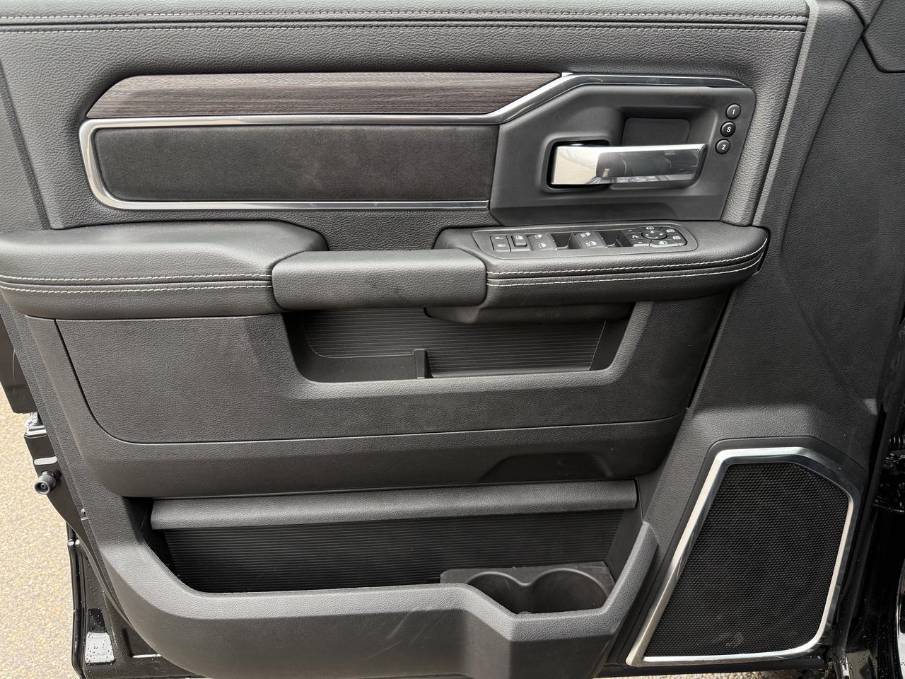 2027 Ram 2500 Laramie Mega Cab 4x4 | Cummins Diesel | Black Leather | Night Edition | Power Sunroof | 12IN Display Redwater AB