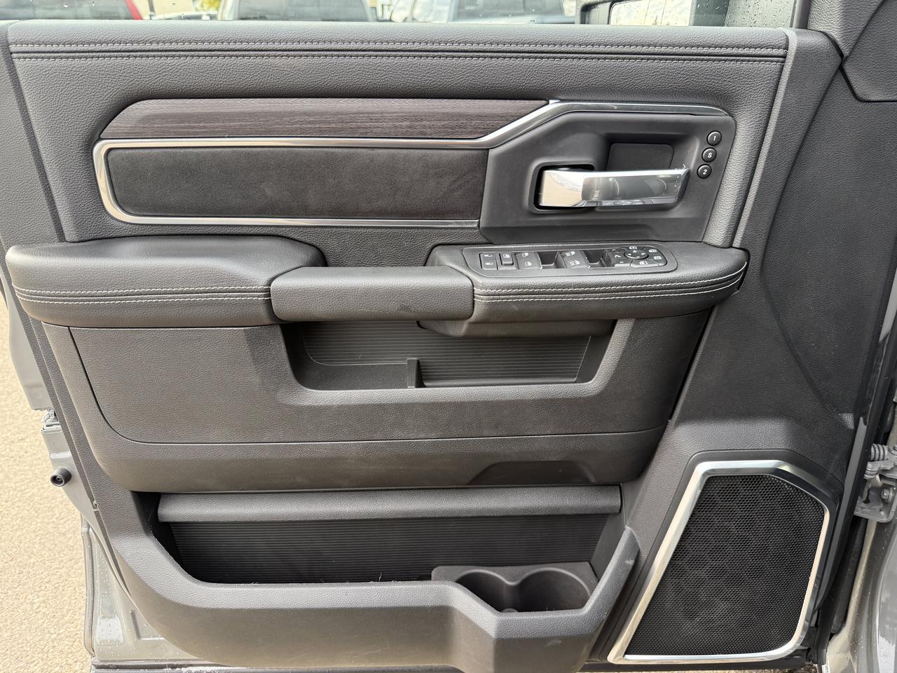2027 Ram 2500 Laramie Mega Cab 4x4 | Cummins Diesel | Leather | 12IN Touchscreen | NAV | HD Towing Redwater AB