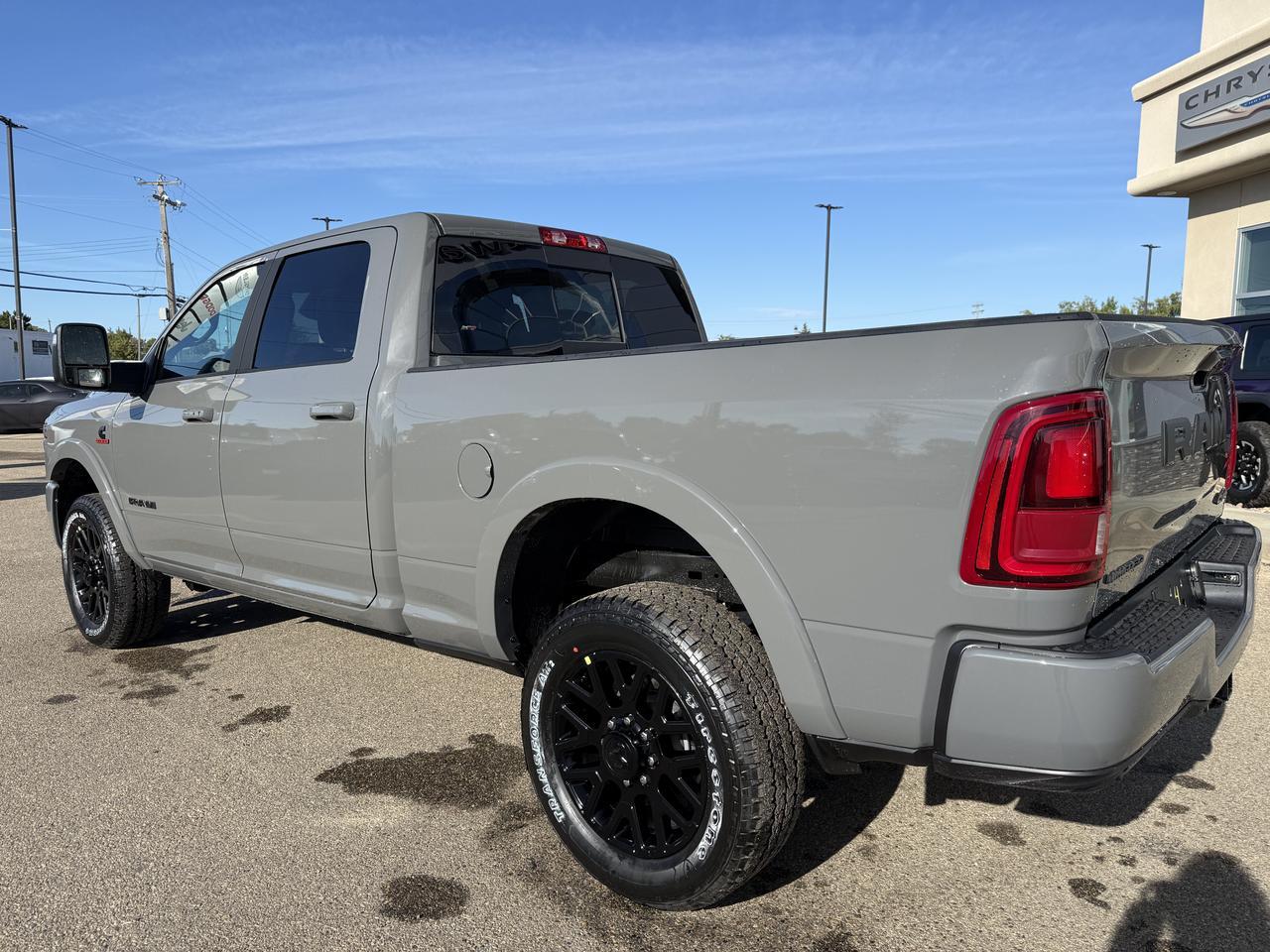 2027 Ram 2500 Limited Crew Cab 4x4 | Cummins Diesel | Ceramic Grey | Black Leather | 17 Speakers Redwater AB