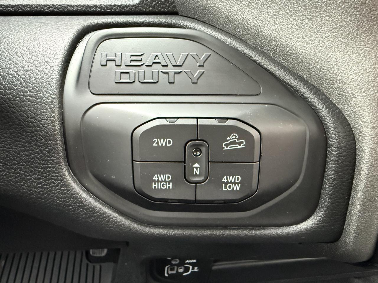 2027 Ram 2500 Warlock Crew Cab 4x4 | 5th Wheel Prep | Front Bench | ParkView Cam | 12IN Display Redwater AB