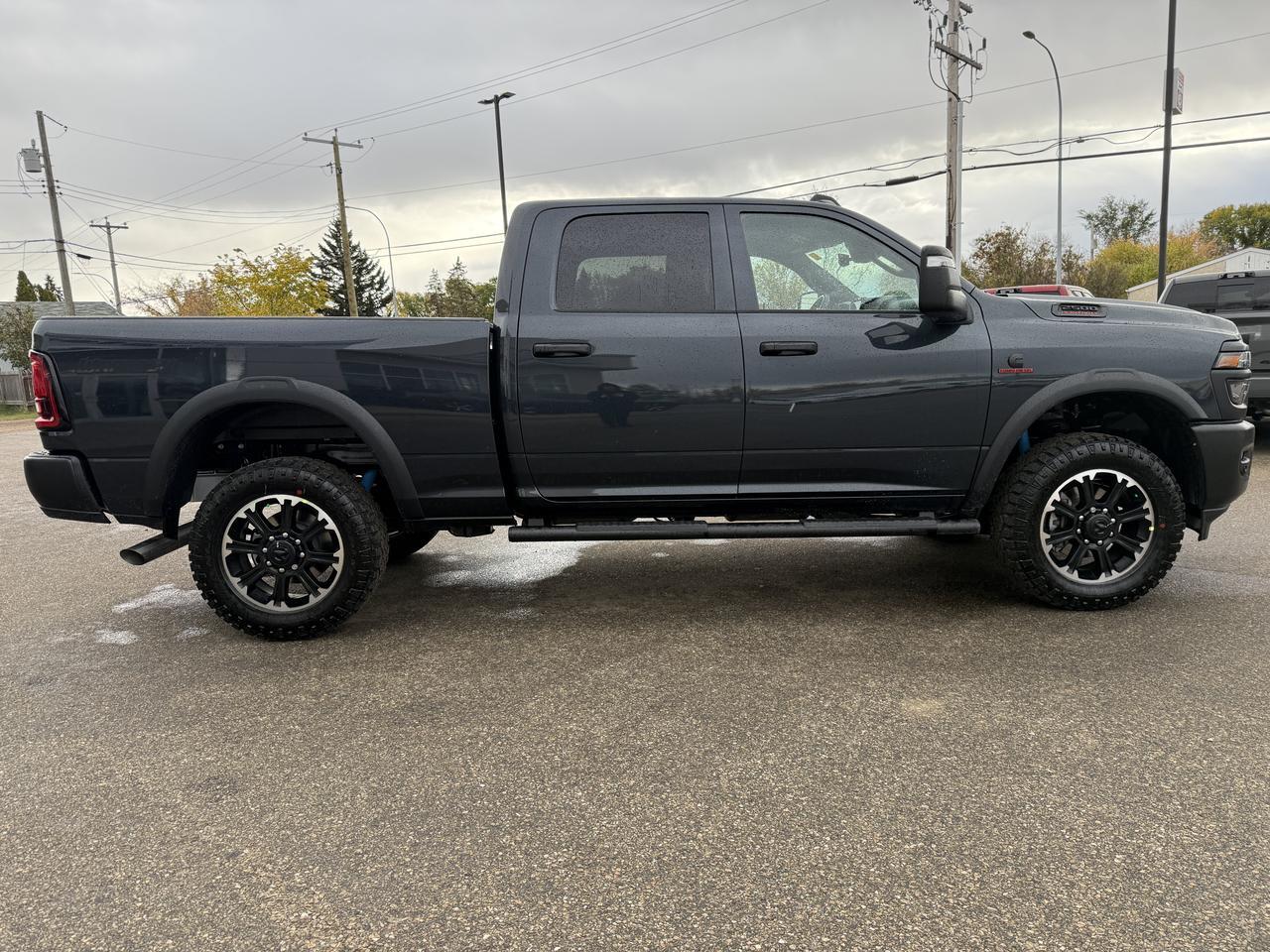 2027 Ram 2500 Warlock Crew Cab 4x4 | 5th Wheel Prep | Front Bench | ParkView Cam | 12IN Display Redwater AB