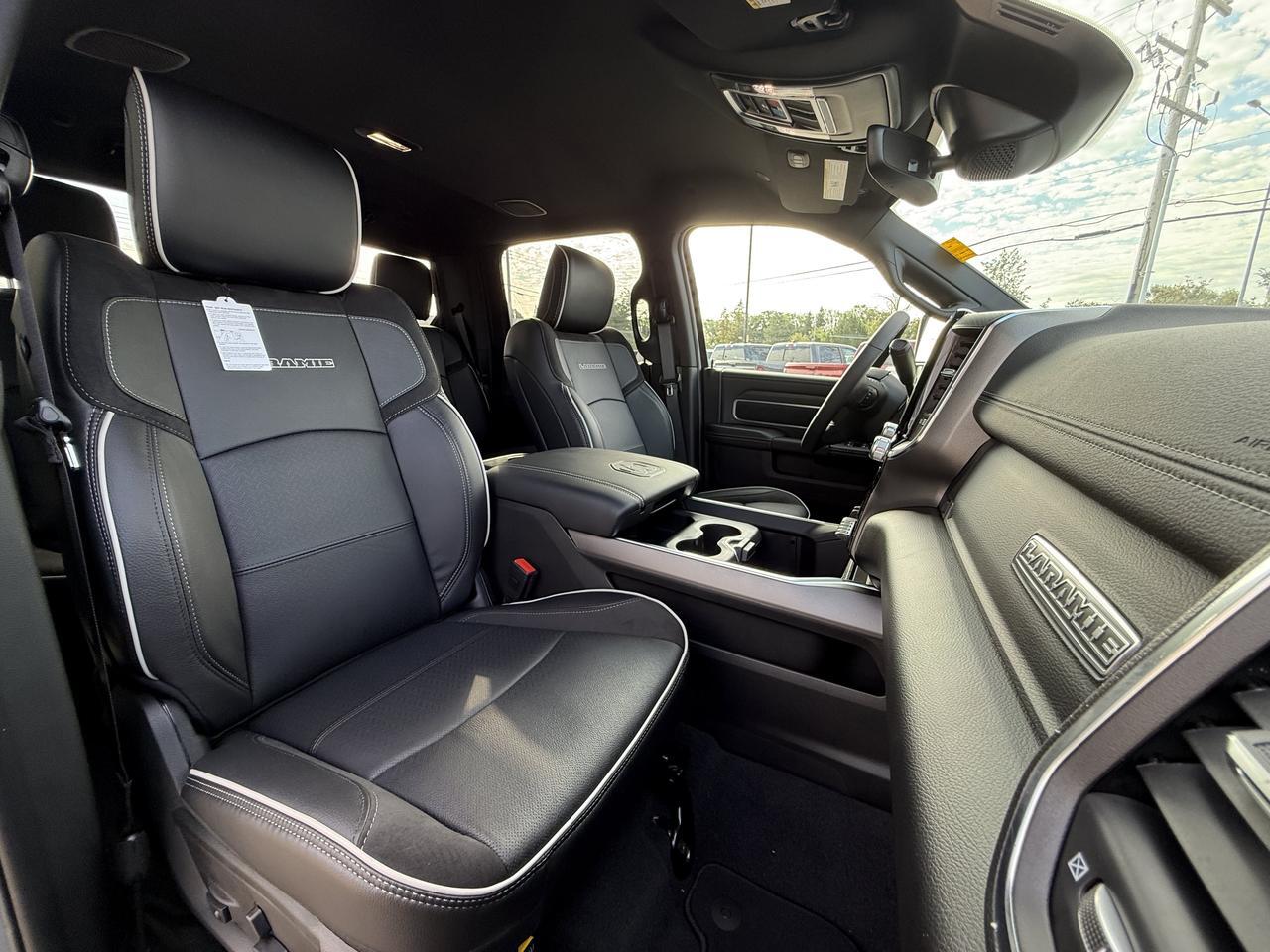 2027 Ram 3500 Big Horn Crew Cab 4x4 | Cummins Diesel | Ceramic Grey | Black Cloth | 12IN Touchscreen | Heated Seat Redwater AB