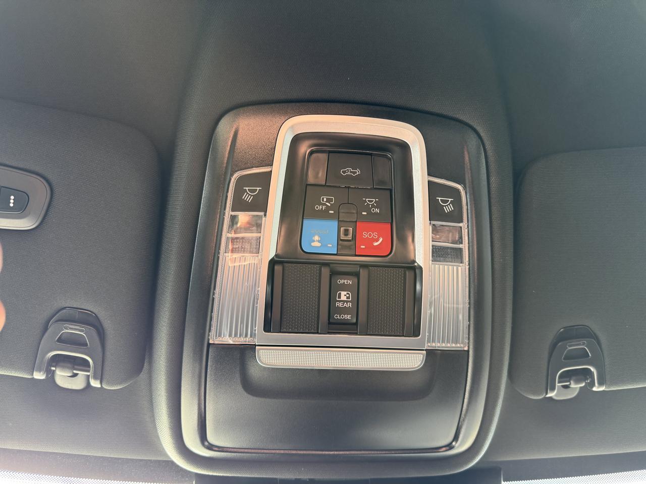 2027 Ram 3500 Big Horn Crew Cab 4x4 | Cummins Diesel | Ceramic Grey | Black Cloth | 12IN Touchscreen | Heated Seat Redwater AB