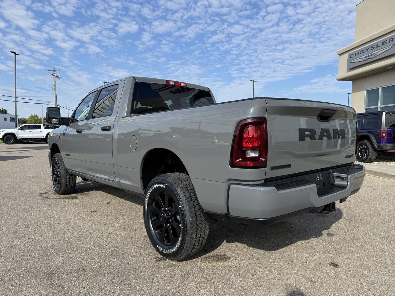 2027 Ram 3500 Big Horn Crew Cab 4x4 | Cummins Diesel | Ceramic Grey | Black Cloth | 12IN Touchscreen | Heated Seat Redwater AB