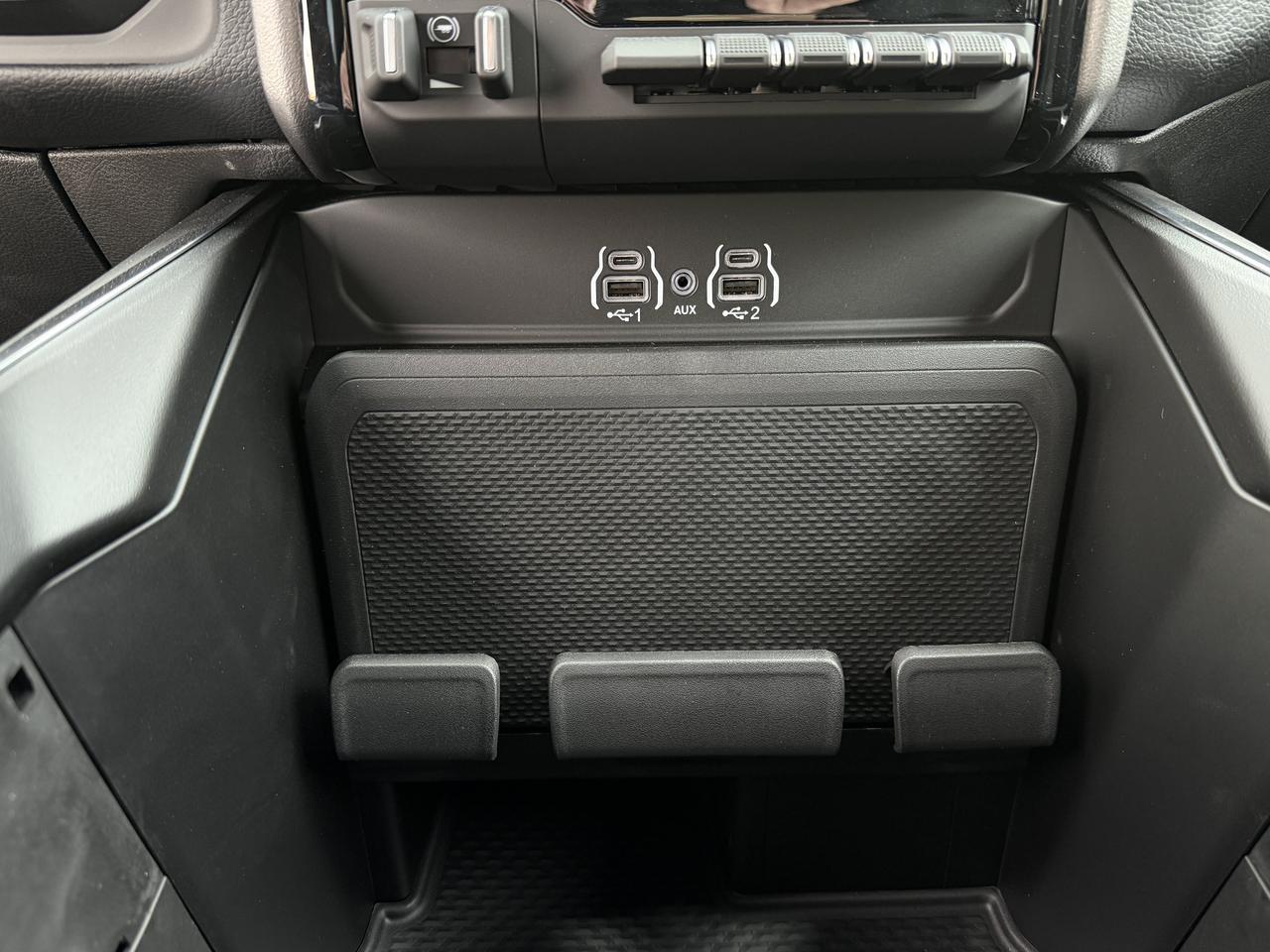 2027 Ram 3500 Big Horn Crew Cab 4x4 | Cummins Diesel | NAV | 12IN Display | Heated Seats | Remote Start Redwater AB