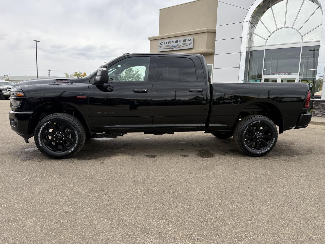 2027 Ram 3500 Big Horn Crew Cab 4x4 | Cummins Diesel | NAV | 12IN Display | Heated Seats | Remote Start Redwater AB
