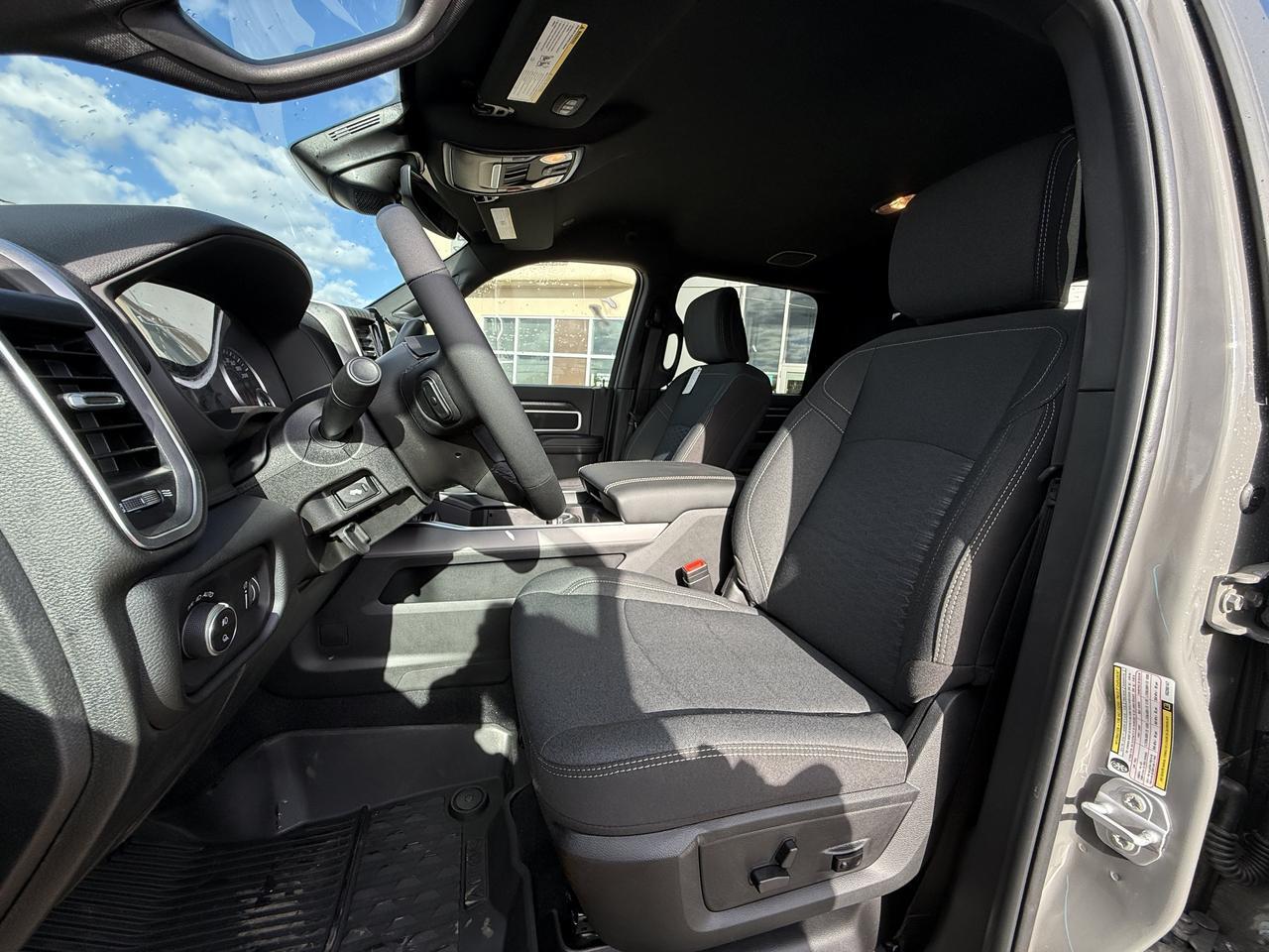 2027 Ram 3500 Big Horn Crew Cab 4x4 | Cummins Diesel | NAV | 12IN Display | Heated Seats | Remote Start Redwater AB