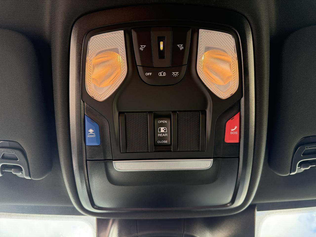 2027 Ram 3500 Big Horn Crew Cab 4x4 | Cummins Diesel | NAV | 12IN Display | Heated Seats | Remote Start Redwater AB