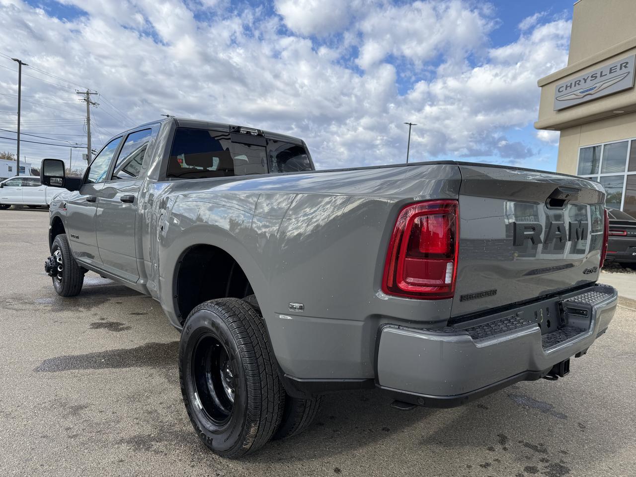 2027 Ram 3500 Big Horn Crew Cab 4x4 | Cummins Diesel | NAV | 12IN Display | Heated Seats | Remote Start Redwater AB