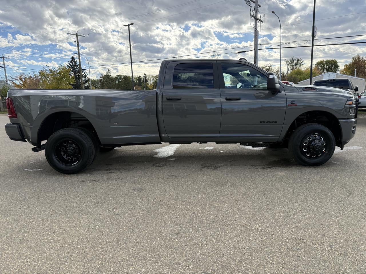 2027 Ram 3500 Big Horn Crew Cab 4x4 | Cummins Diesel | NAV | 12IN Display | Heated Seats | Remote Start Redwater AB