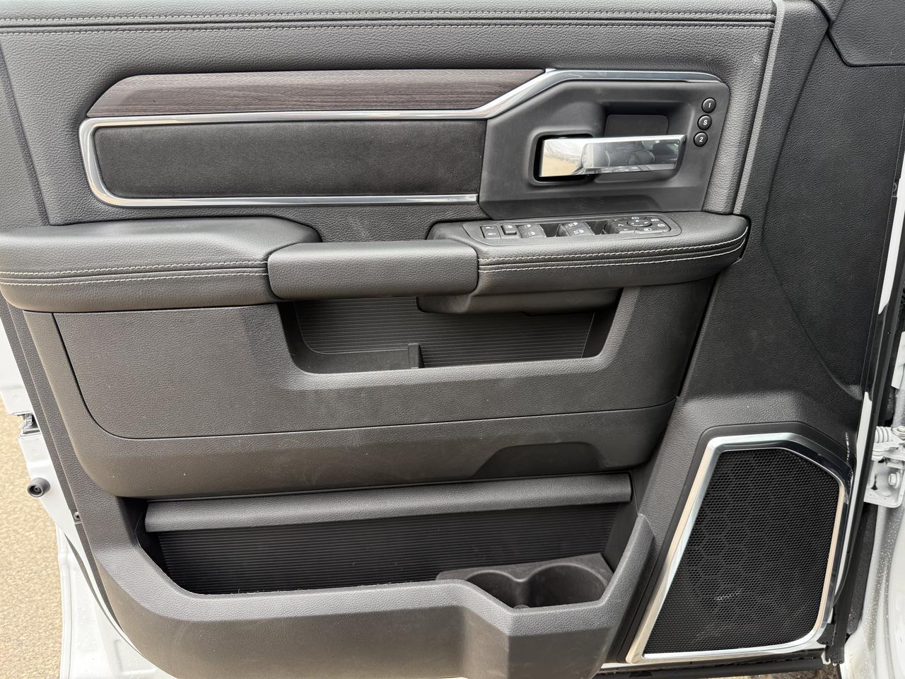 2027 Ram 3500 Laramie Night Edition Crew Cab 4x4 | Cummins Diesel | Black Leather | 12IN Touchscreen | NAV Redwater AB
