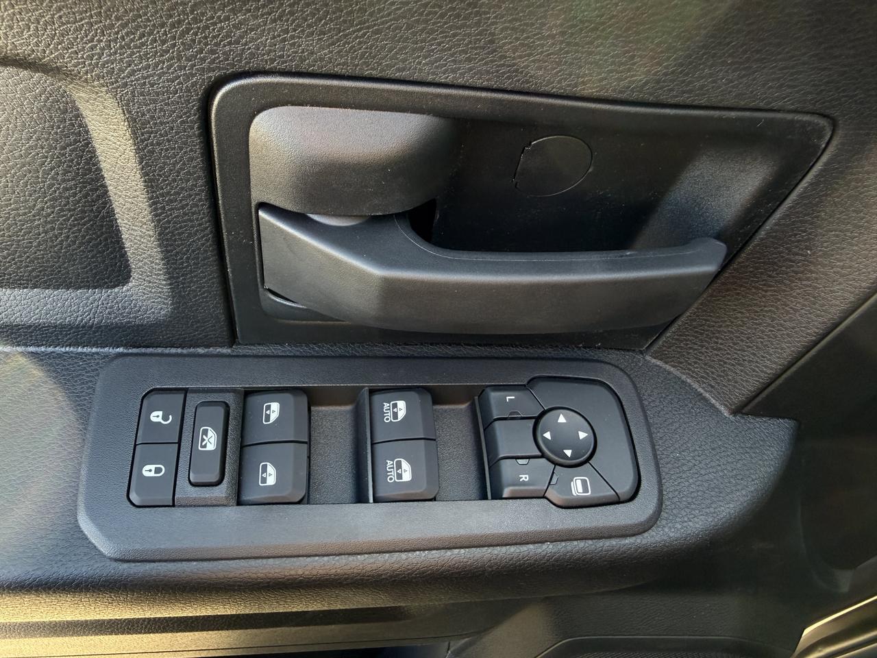 2027 Ram 3500 Tradesman Crew Cab 4x4 | Cummins Diesel | Granite Crystal | 12IN Display | NAV | 5th Wheel Prep Redwater AB
