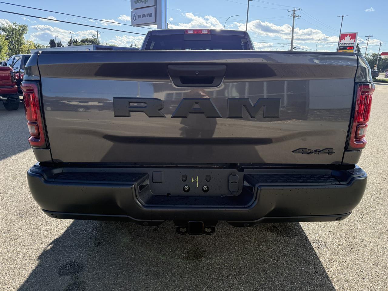 2027 Ram 3500 Tradesman Crew Cab 4x4 | Cummins Diesel | Granite Crystal | 12IN Display | NAV | 5th Wheel Prep Redwater AB