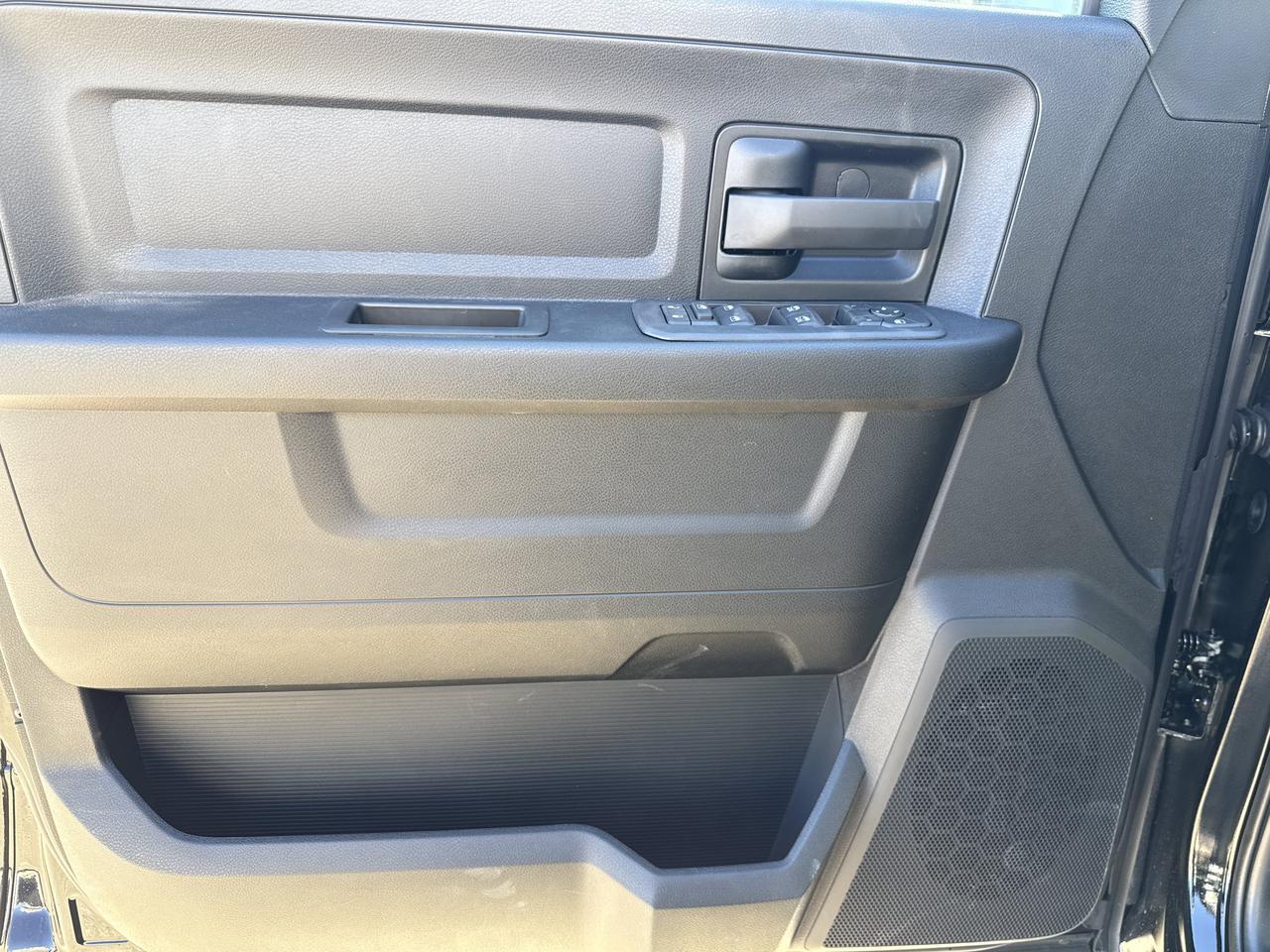 2027 Ram 3500 Tradesman Crew Cab 4x4 | Cummins Diesel | HD Towing | Touchscreen | Backup Camera | Push Start Redwater AB
