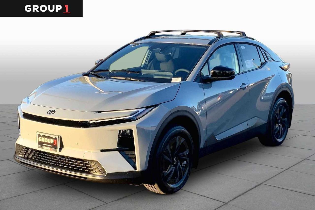 2027 Toyota C-HR SE
