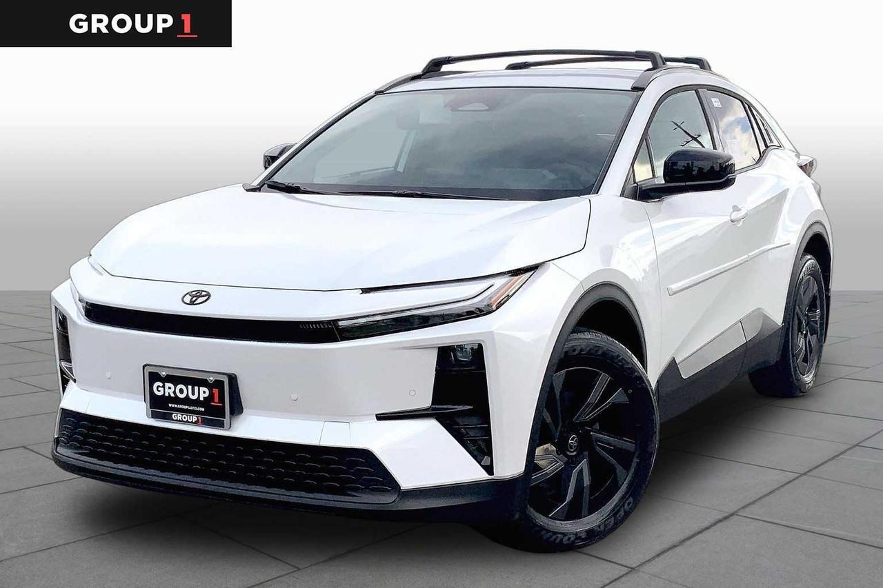 2027 Toyota C-HR SE