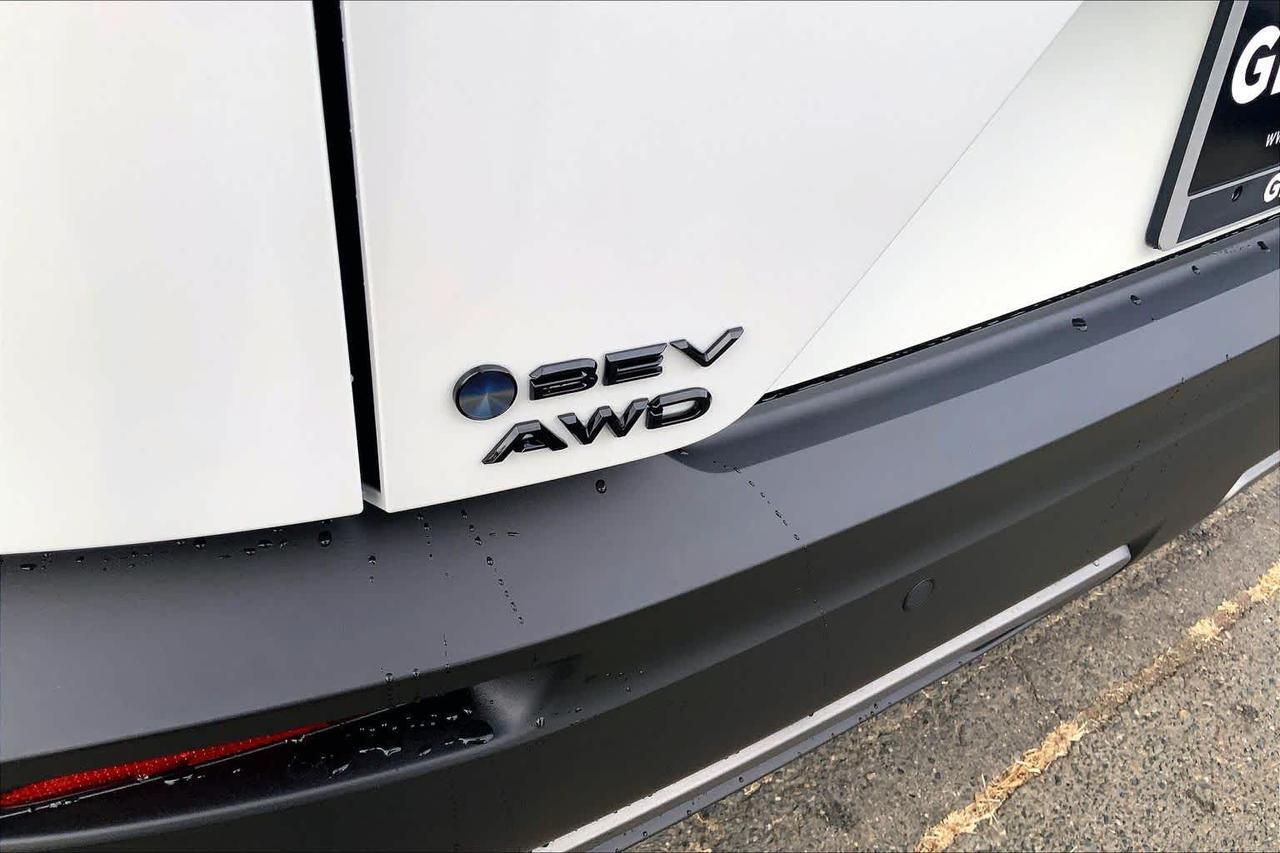 2027 Toyota C-HR SE Folsom CA