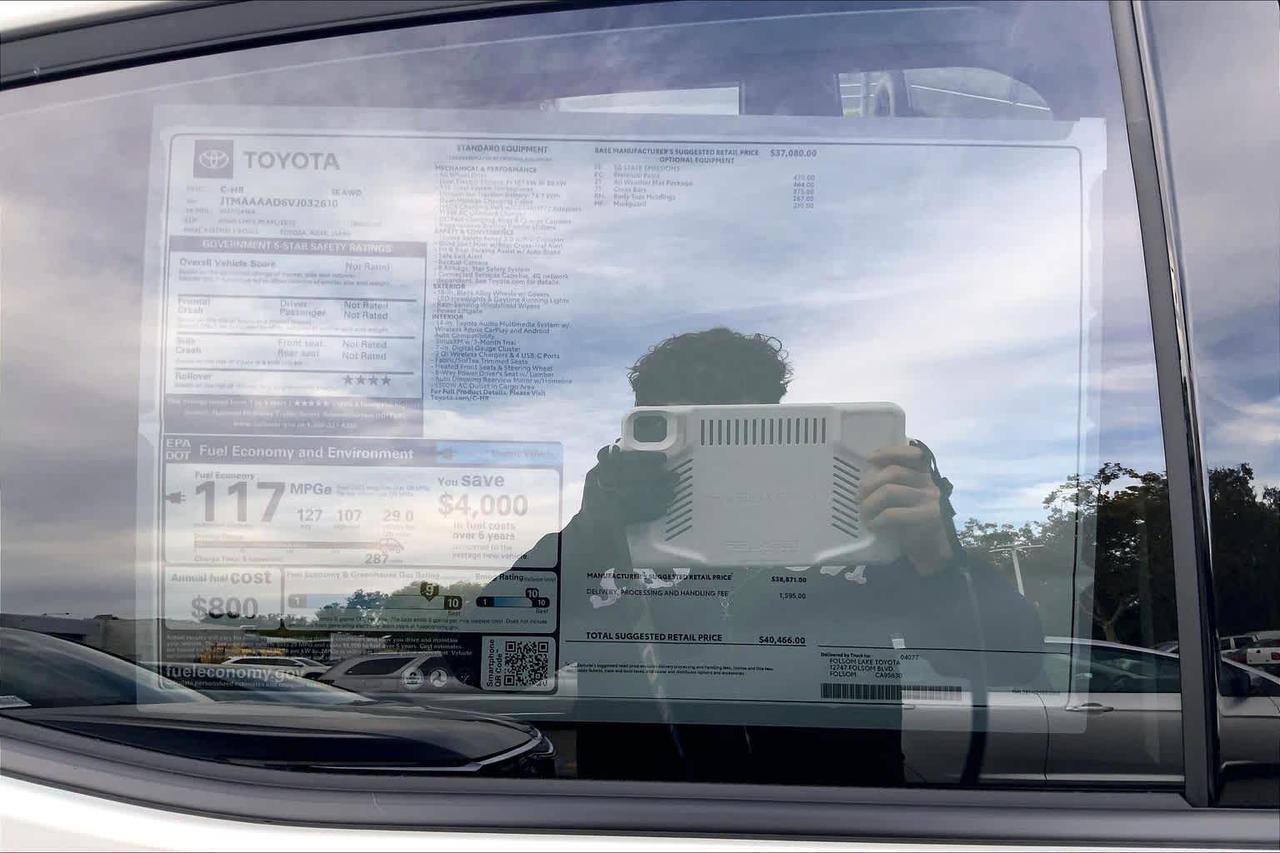 2027 Toyota C-HR SE Folsom CA