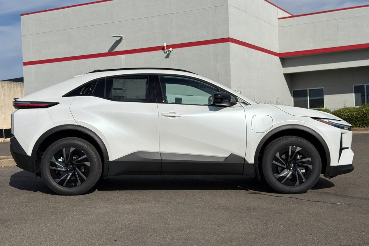2027 Toyota C-HR SE Roseville CA
