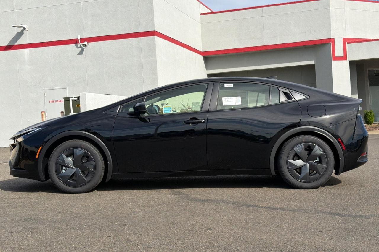 2027 Toyota Prius Plug-in Hybrid SE Roseville CA